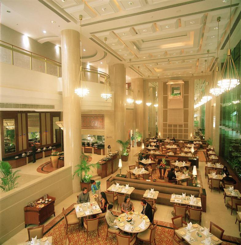 Sheraton New Delhi Hotel Restaurant bilde